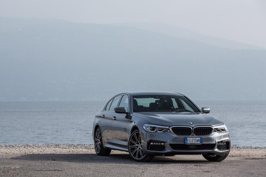  BMW 530d xDrive Sedan M Sport 2017 года  (WW) (фото 26 из 41)